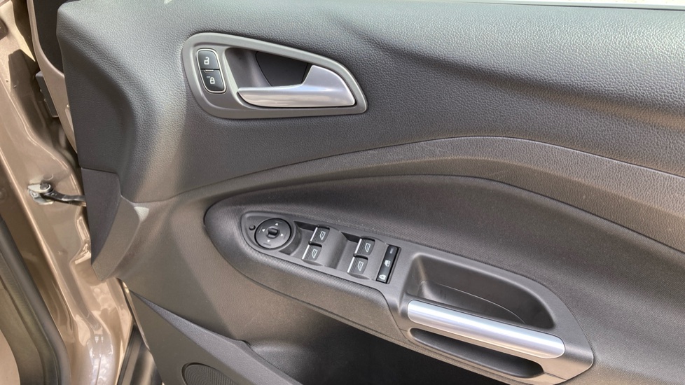 Ford Grand C-MAX 1.5 EcoBoost Titanium 5dr Powershift Petrol Estate - Image 29