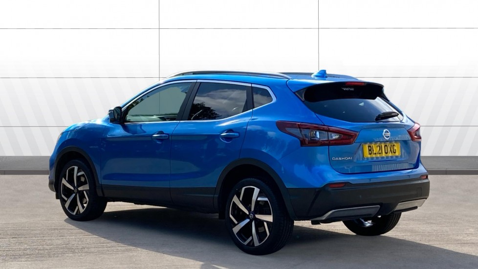 Nissan Qashqai 1.3 DiG-T N-Motion 5dr Petrol Hatchback - Image 2