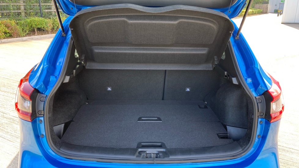 Nissan Qashqai 1.3 DiG-T N-Motion 5dr Petrol Hatchback - Image 4