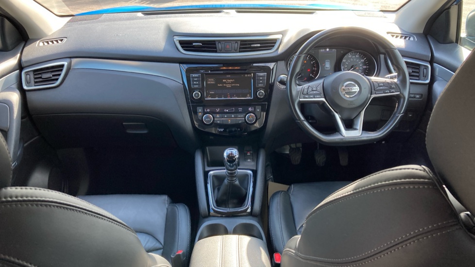 Nissan Qashqai 1.3 DiG-T N-Motion 5dr Petrol Hatchback - Image 10