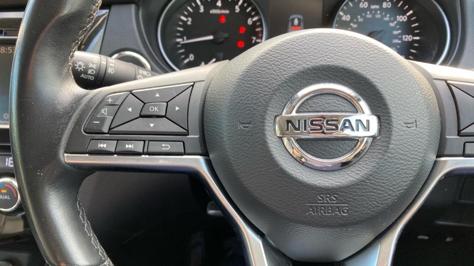 Nissan Qashqai 1.3 DiG-T N-Motion 5dr Petrol Hatchback - Image 21