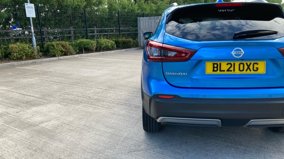 Nissan Qashqai 1.3 DiG-T N-Motion 5dr Petrol Hatchback - Image 39