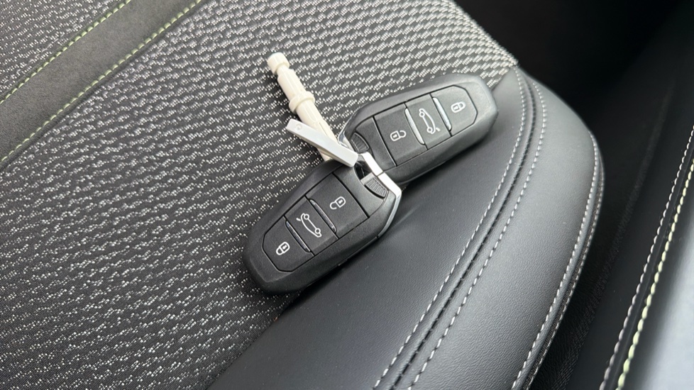 Peugeot 308 1.2 PureTech GT 5dr EAT8 Petrol Hatchback - Image 20