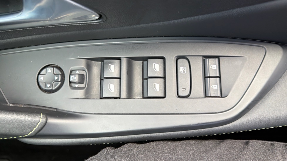Peugeot 308 1.2 PureTech GT 5dr EAT8 Petrol Hatchback - Image 31