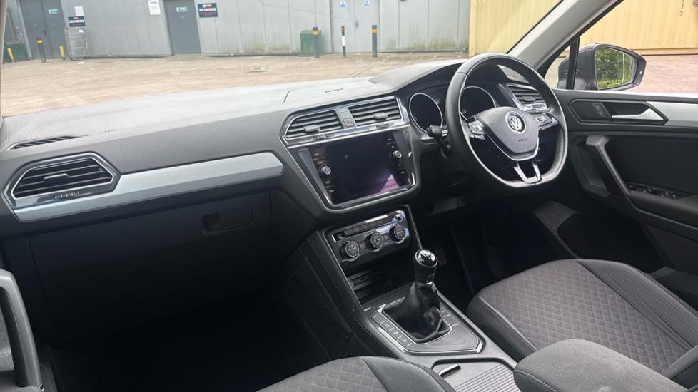 Volkswagen Tiguan 1.5 TSi EVO 150 Match 5dr Petrol Estate - Image 9