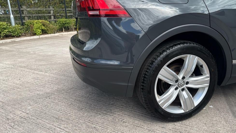 Volkswagen Tiguan 1.5 TSi EVO 150 Match 5dr Petrol Estate - Image 41