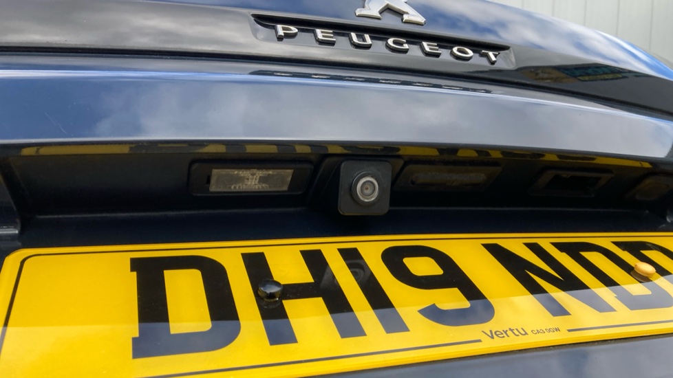 Peugeot 3008 1.2 PureTech GT Line 5dr Petrol Estate - Image 33
