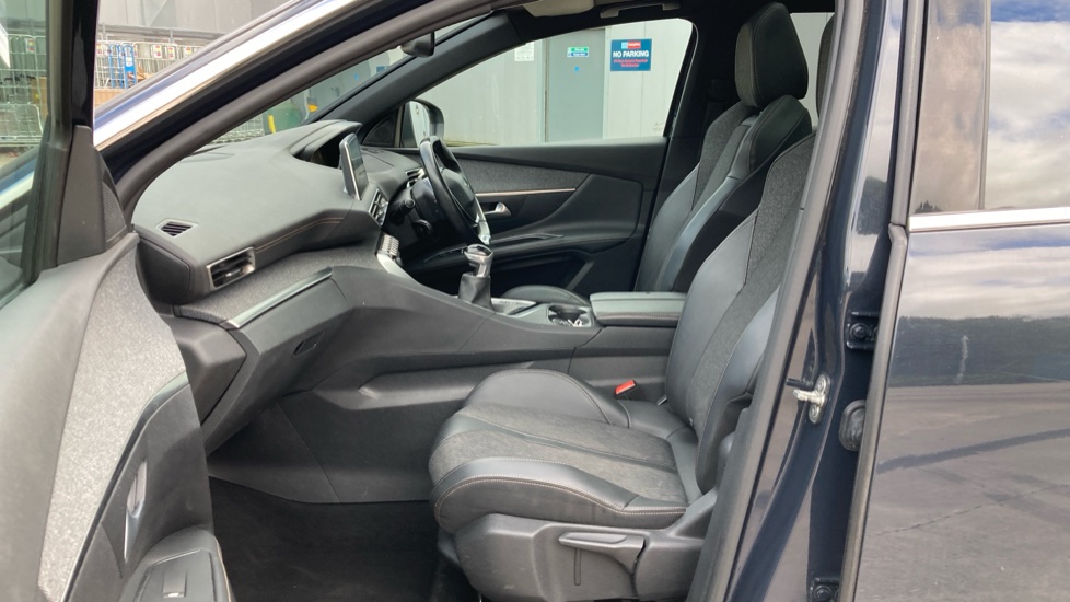 Peugeot 3008 1.2 PureTech GT Line 5dr Petrol Estate - Image 38