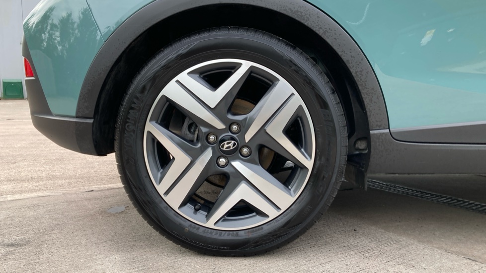Hyundai BAYON 1.0 TGDi 48V MHEV Premium 5dr DCT Petrol Hatchback - Image 7