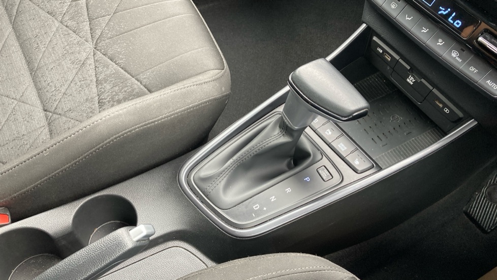 Hyundai BAYON 1.0 TGDi 48V MHEV Premium 5dr DCT Petrol Hatchback - Image 13