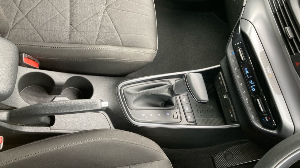 Hyundai BAYON 1.0 TGDi 48V MHEV Premium 5dr DCT Petrol Hatchback - Image 24