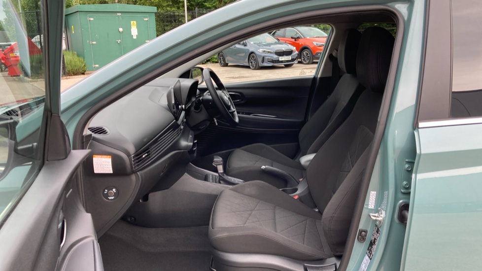 Hyundai BAYON 1.0 TGDi 48V MHEV Premium 5dr DCT Petrol Hatchback - Image 37