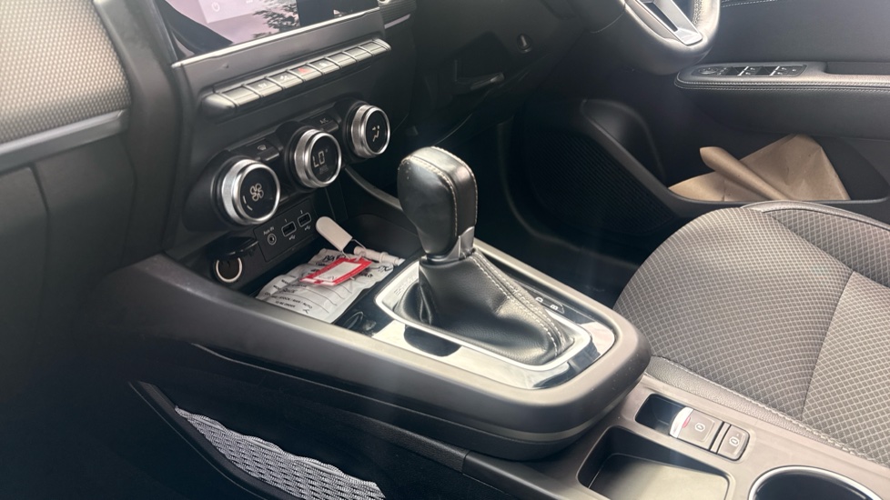 Renault Arkana 1.6 E-TECH Hybrid 145 S Edition 5dr Auto Hybrid Estate - Image 13