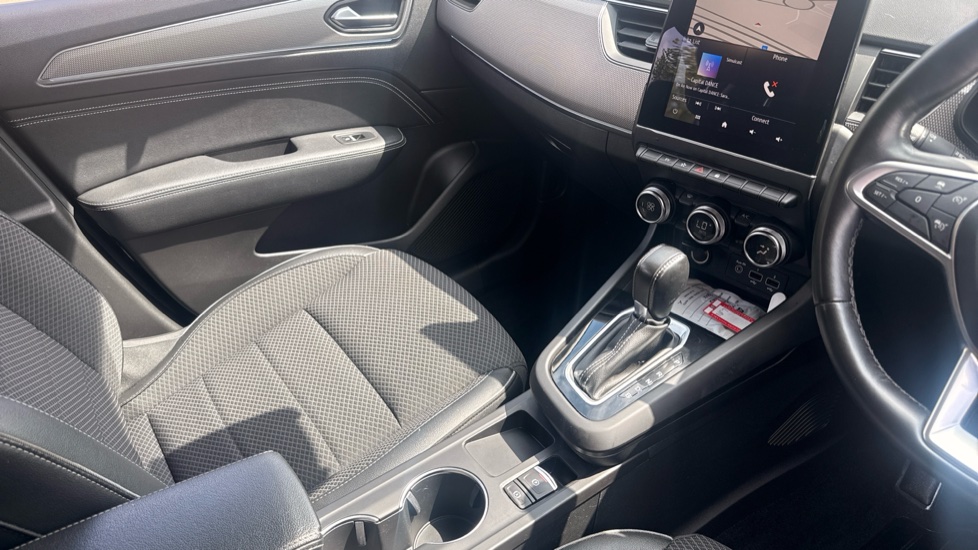 Renault Arkana 1.6 E-TECH Hybrid 145 S Edition 5dr Auto Hybrid Estate - Image 14