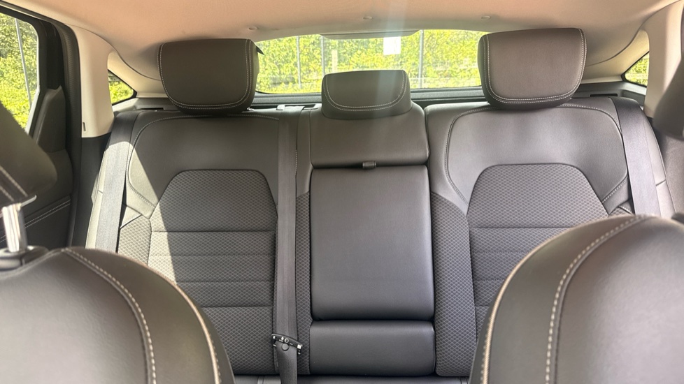 Renault Arkana 1.6 E-TECH Hybrid 145 S Edition 5dr Auto Hybrid Estate - Image 15