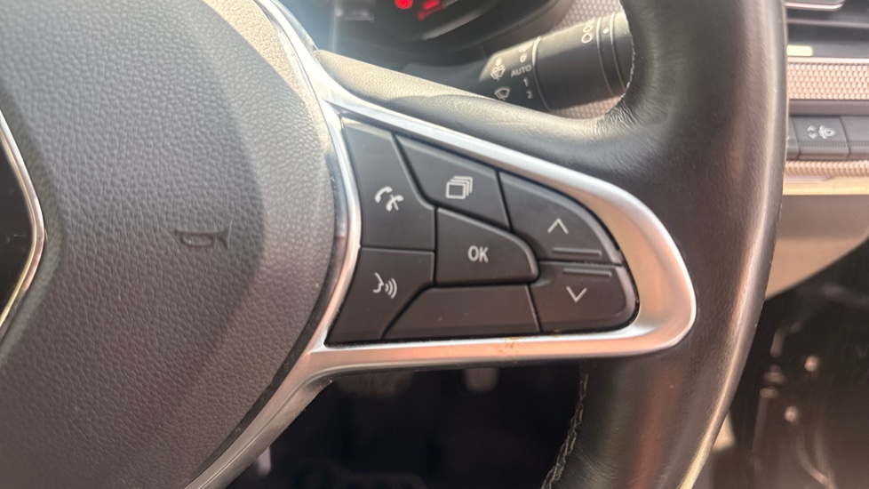 Renault Arkana 1.6 E-TECH Hybrid 145 S Edition 5dr Auto Hybrid Estate - Image 24