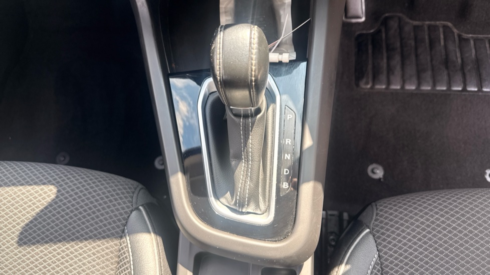 Renault Arkana 1.6 E-TECH Hybrid 145 S Edition 5dr Auto Hybrid Estate - Image 26