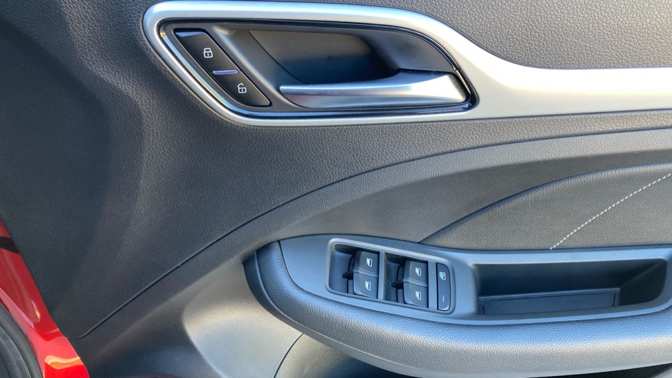 MG ZS 105kW Exclusive EV 45kWh 5dr Auto Electric Hatchback - Image 29