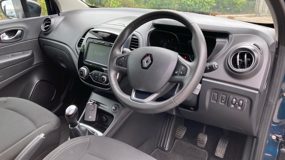 Renault Captur 1.5 dCi 90 Iconic 5dr Diesel Hatchback - Image 11