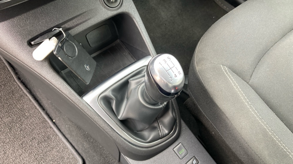 Renault Captur 1.5 dCi 90 Iconic 5dr Diesel Hatchback - Image 13