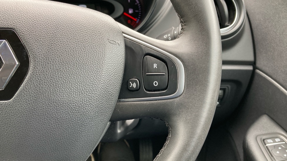 Renault Captur 1.5 dCi 90 Iconic 5dr Diesel Hatchback - Image 22