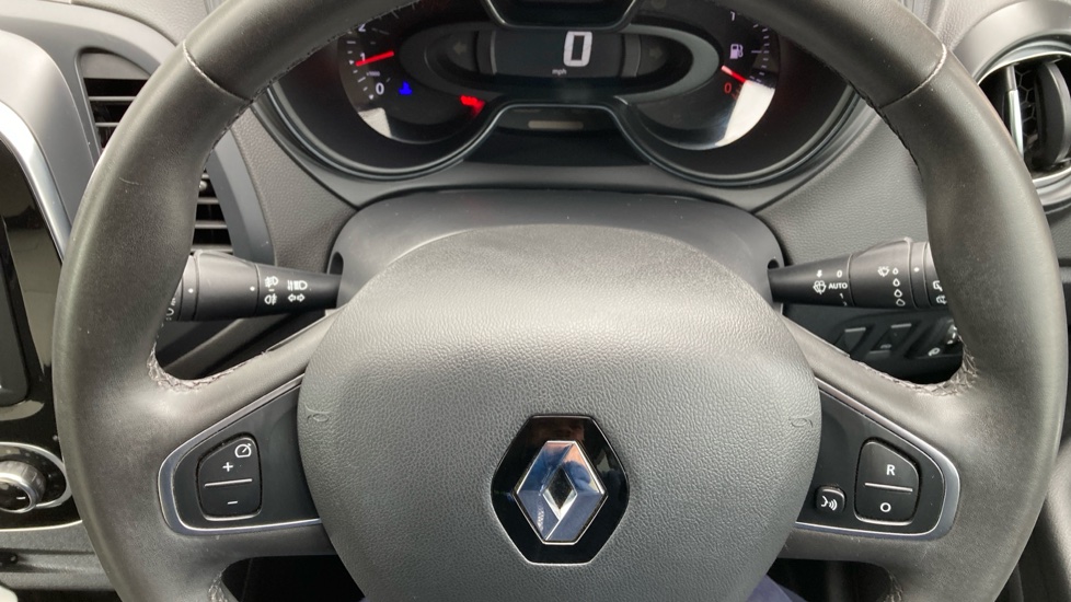 Renault Captur 1.5 dCi 90 Iconic 5dr Diesel Hatchback - Image 24