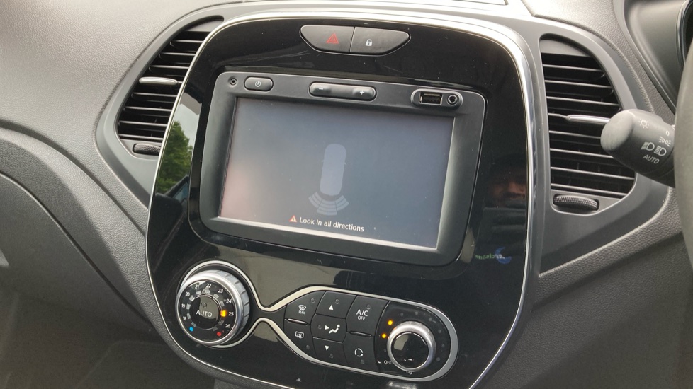 Renault Captur 1.5 dCi 90 Iconic 5dr Diesel Hatchback - Image 27
