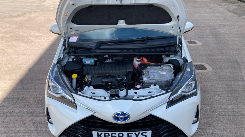 Toyota Yaris 1.5 Hybrid Excel 5dr CVT Hybrid Hatchback - Image 8