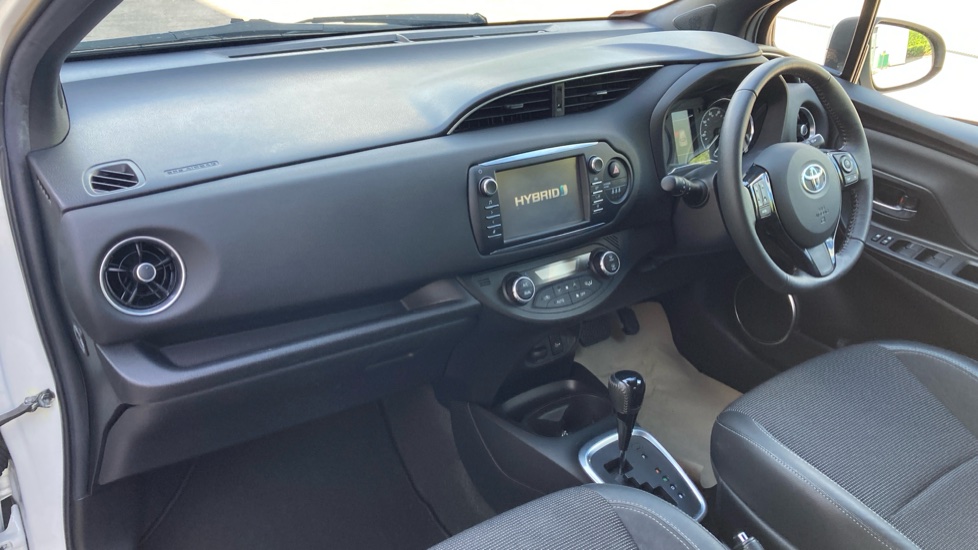 Toyota Yaris 1.5 Hybrid Excel 5dr CVT Hybrid Hatchback - Image 9