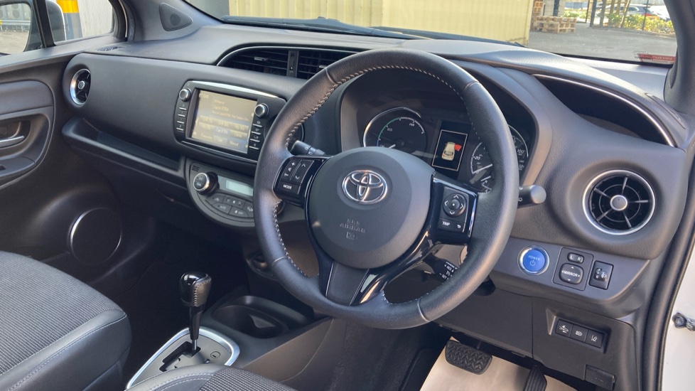Toyota Yaris 1.5 Hybrid Excel 5dr CVT Hybrid Hatchback - Image 11