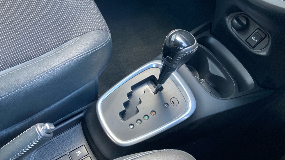 Toyota Yaris 1.5 Hybrid Excel 5dr CVT Hybrid Hatchback - Image 13