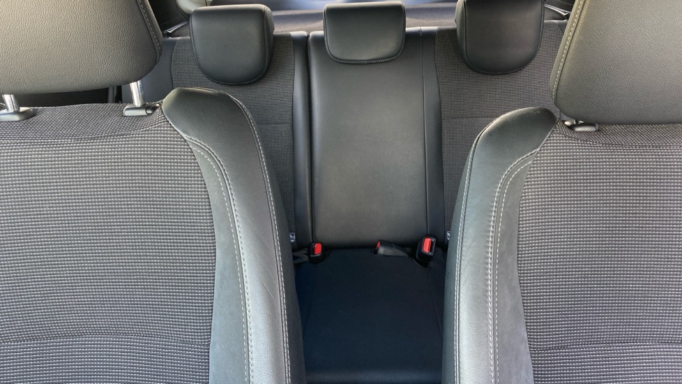 Toyota Yaris 1.5 Hybrid Excel 5dr CVT Hybrid Hatchback - Image 15