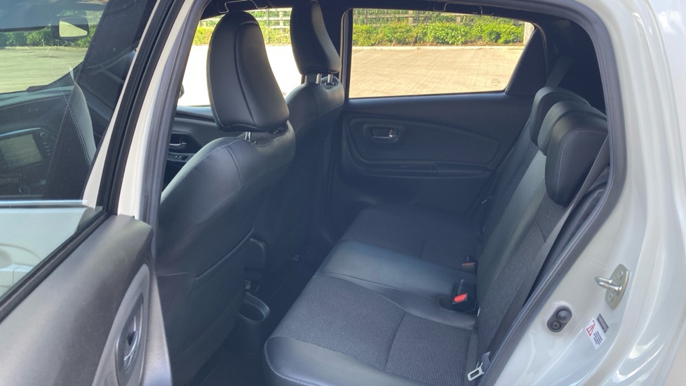 Toyota Yaris 1.5 Hybrid Excel 5dr CVT Hybrid Hatchback - Image 16