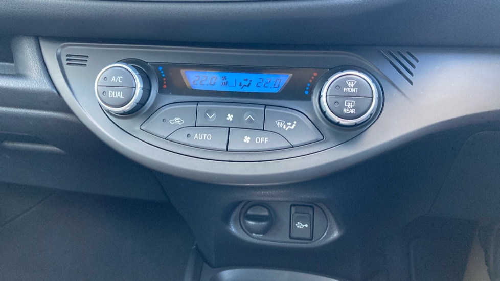 Toyota Yaris 1.5 Hybrid Excel 5dr CVT Hybrid Hatchback - Image 24