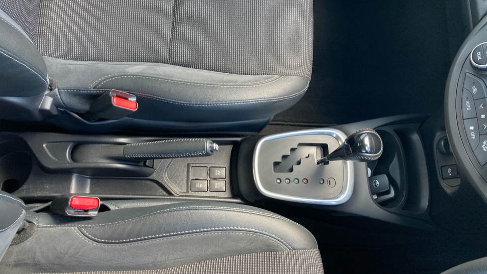 Toyota Yaris 1.5 Hybrid Excel 5dr CVT Hybrid Hatchback - Image 25