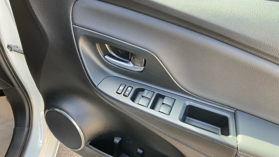 Toyota Yaris 1.5 Hybrid Excel 5dr CVT Hybrid Hatchback - Image 29