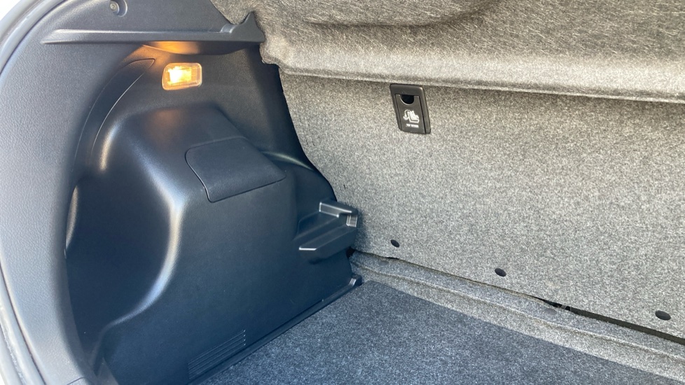 Toyota Yaris 1.5 Hybrid Excel 5dr CVT Hybrid Hatchback - Image 33