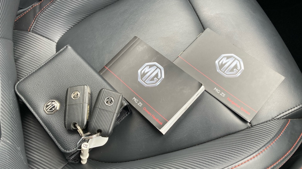 MG ZS 1.5 VTi-TECH Exclusive 5dr Petrol Hatchback - Image 19