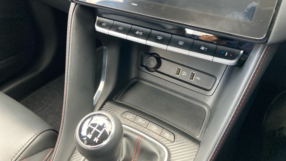 MG ZS 1.5 VTi-TECH Exclusive 5dr Petrol Hatchback - Image 24