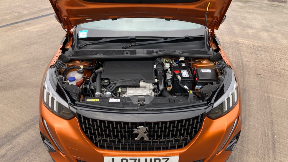 Peugeot 2008 1.2 PureTech 130 GT 5dr EAT8 Petrol Estate - Image 8