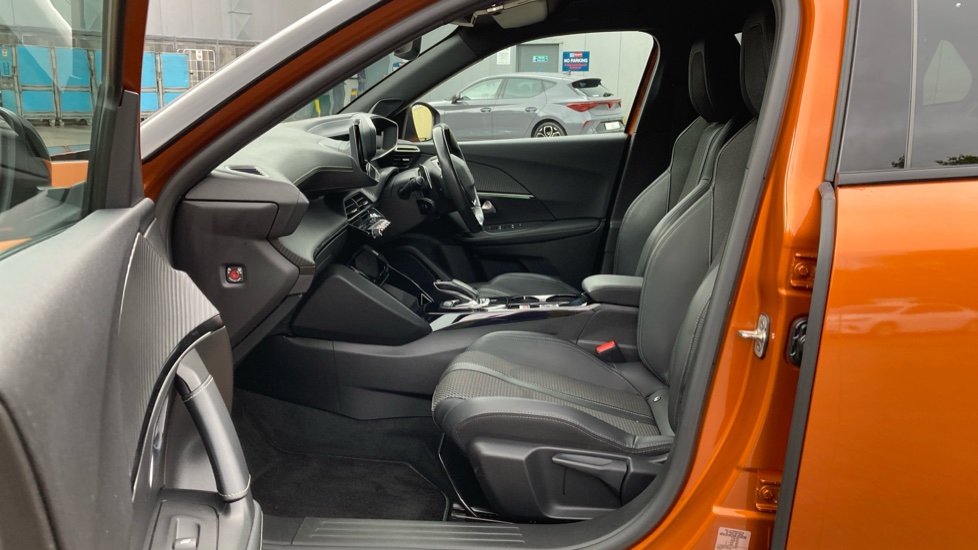 Peugeot 2008 1.2 PureTech 130 GT 5dr EAT8 Petrol Estate - Image 38