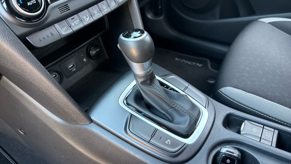 Hyundai KONA 1.6 GDi Hybrid Premium 5dr DCT Hybrid Hatchback - Image 13