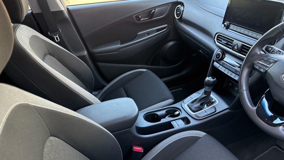 Hyundai KONA 1.6 GDi Hybrid Premium 5dr DCT Hybrid Hatchback - Image 14