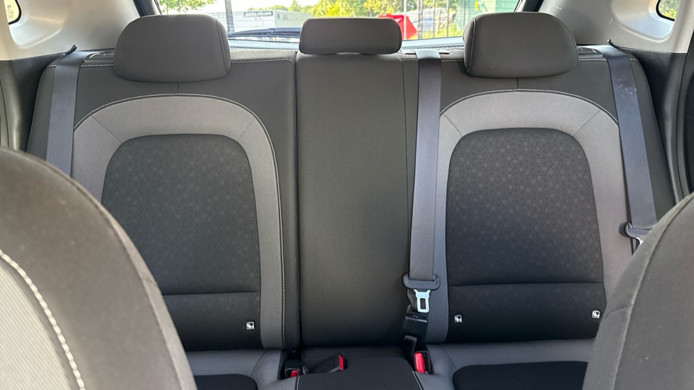 Hyundai KONA 1.6 GDi Hybrid Premium 5dr DCT Hybrid Hatchback - Image 15