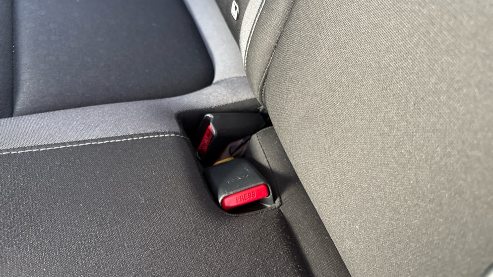 Hyundai KONA 1.6 GDi Hybrid Premium 5dr DCT Hybrid Hatchback - Image 17