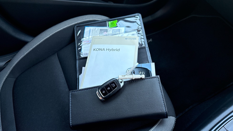 Hyundai KONA 1.6 GDi Hybrid Premium 5dr DCT Hybrid Hatchback - Image 19