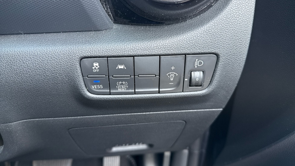 Hyundai KONA 1.6 GDi Hybrid Premium 5dr DCT Hybrid Hatchback - Image 25