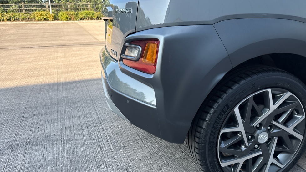 Hyundai KONA 1.6 GDi Hybrid Premium 5dr DCT Hybrid Hatchback - Image 38