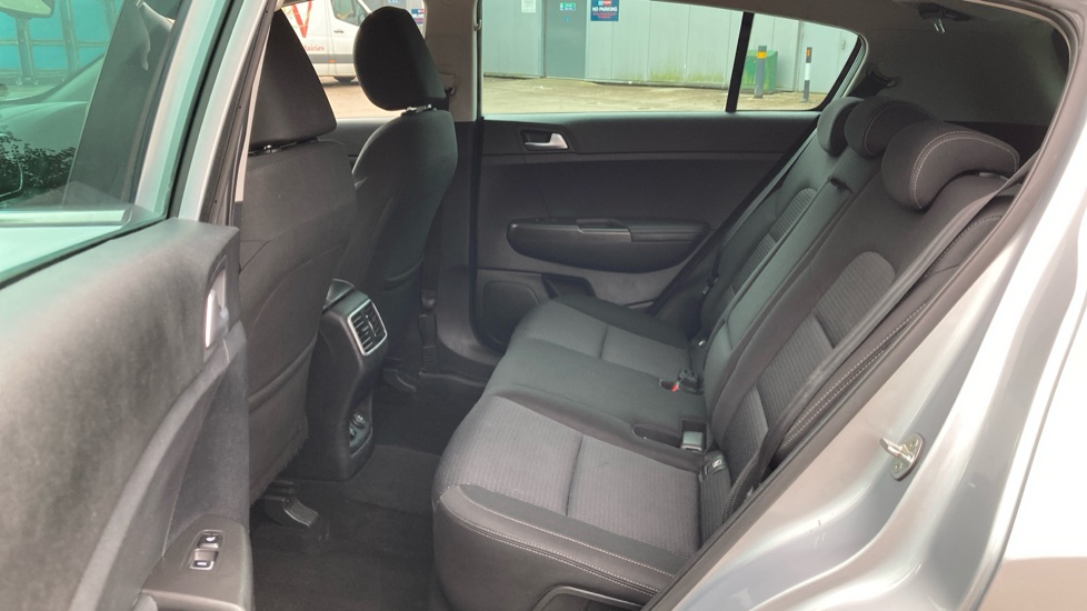 Kia Sportage 1.6 GDi ISG 2 5dr Petrol Estate - Image 16