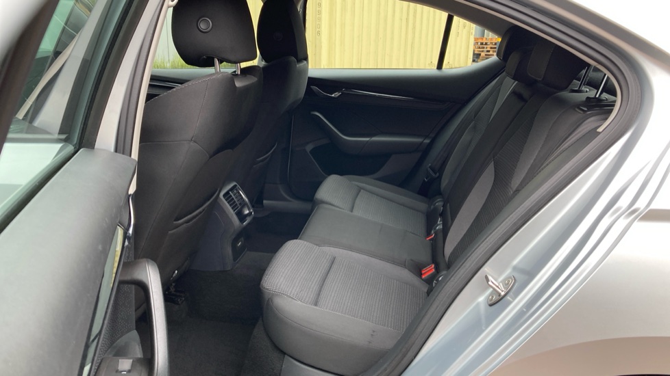 Skoda Octavia 1.0 TSI e-TEC SE Technology 5dr DSG Petrol Hatchback - Image 16